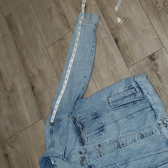 Like New Jean Jacket - Picture 6 of 8